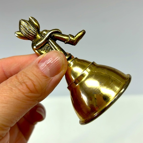 Vintage gold tone metal PIXIE/ELF 3”  bell - Picture 4 of 5